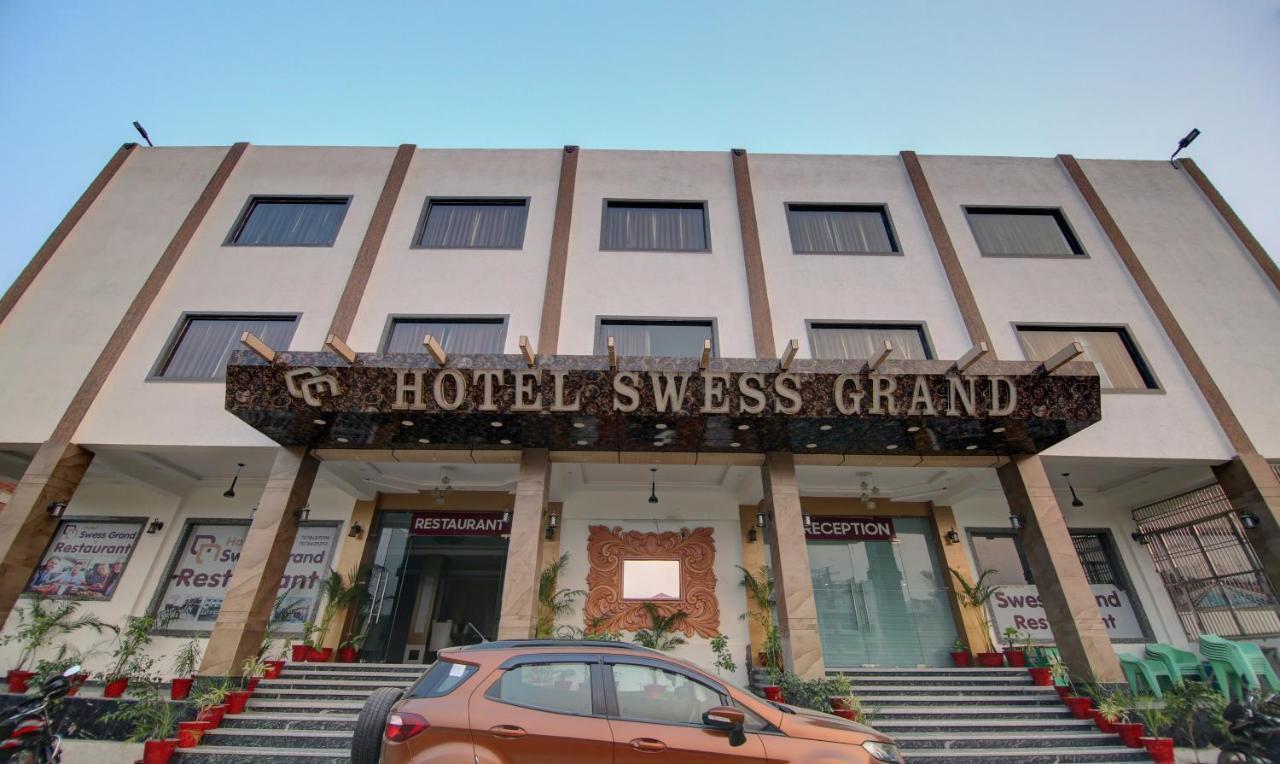 Hotel Swess Grand Agra  Exterior photo